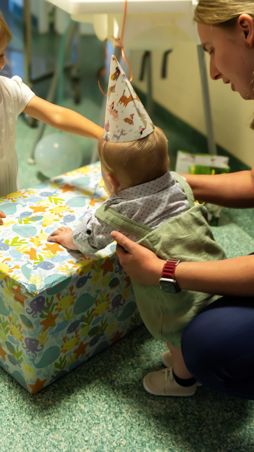 Henio na urodziny dostał jeździk dla dzieci