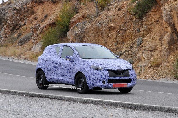 Drogowe testy Renault Captur - mały crossover za rok w salonach?