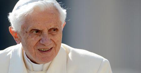 Benedykt XVI pisze do Polaków. "Kwitnie u was to, co w Niemczech już dawno zwiędło"
