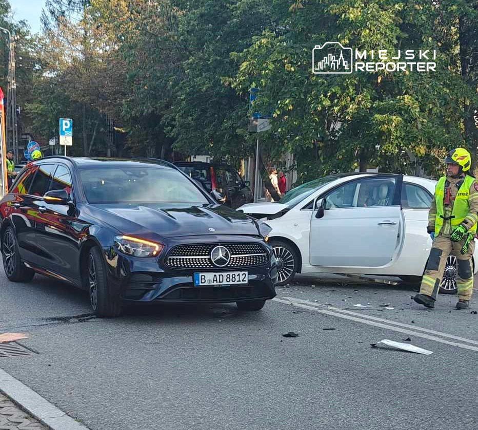Łomianki: Zderzenie dwóch aut. Na miejscu pracowały służby