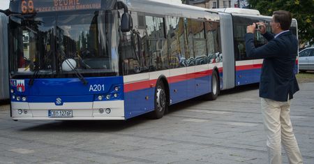 Bilet okresowy na karcie zbliżeniowej. Umowa Mennicy i Mastercard
