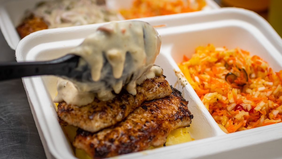 Znalazła patent na tani obiad. "Fura jedzenia". Zdjęcie ilustracyjne. 