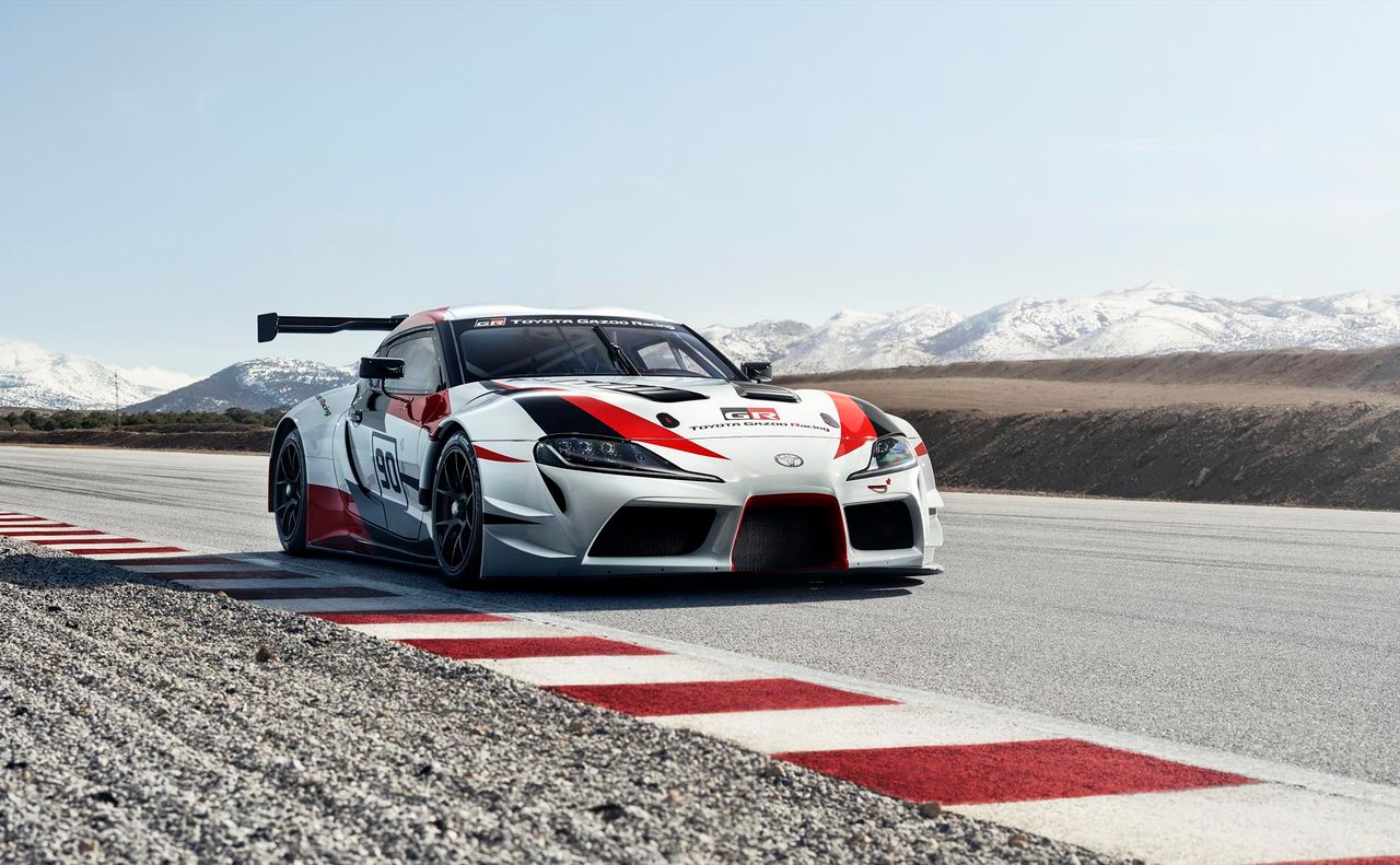 Toyota GR Supra Racing Concept to kompaktowy, dwudrzwiowy samochód z napędem na tylną oś i silnikiem z przodu, zbudowany z zaawansowanych, lekkich materiałów. Za jego opracowanie odpowiadali specjaliści Toyota Gazoo Racing, o których przy okazji premier słyszymy coraz częściej.