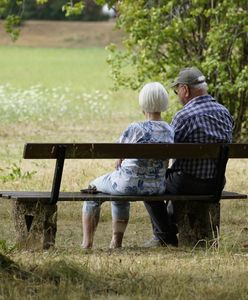 15 emerytura. Dodatkowe świadczenie dla seniorów. Kiedy wejdzie w życie?