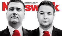 Jest pozew w sprawie okładki „Newsweeka” z Misiewiczem i Jakim inspirowanej plakatem teatralnym
