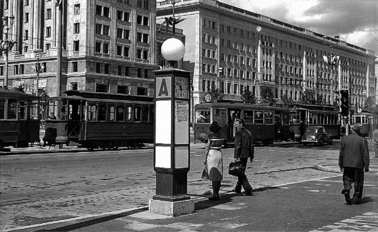 Warszawa z czasów stalinizmu i odwilży na zdjęciach w nowym albumie Bosz 3