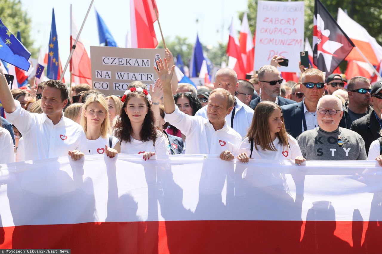 Zagraniczne media o marszu w Warszawie. Cytują słowa Tuska