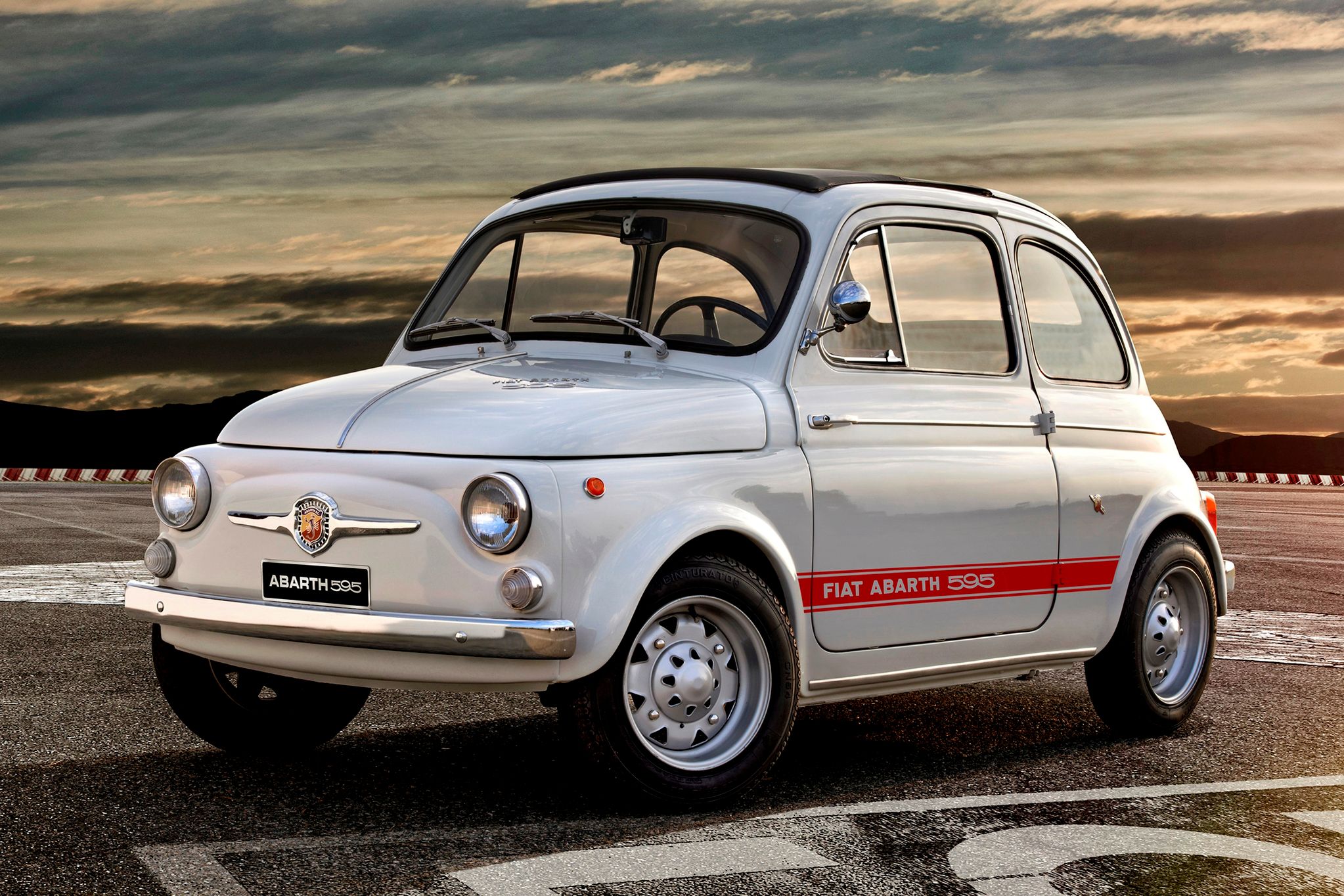 Prawdziwym rarytasem jest oczywiście Abarth 595 SS
