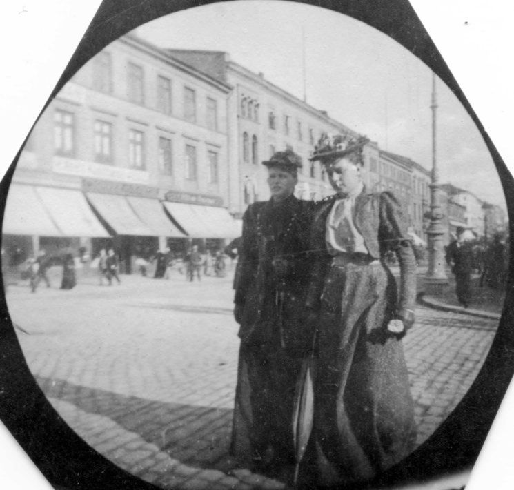 Carl Størmer robił zdjęcia z ukrycia w XIX wieku. Czy był pierwszym fotografem ulicznym? 19