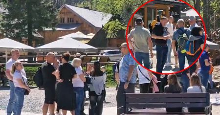 Kolejka pod Tatrami. Górale korzystają z tego bez wstydu