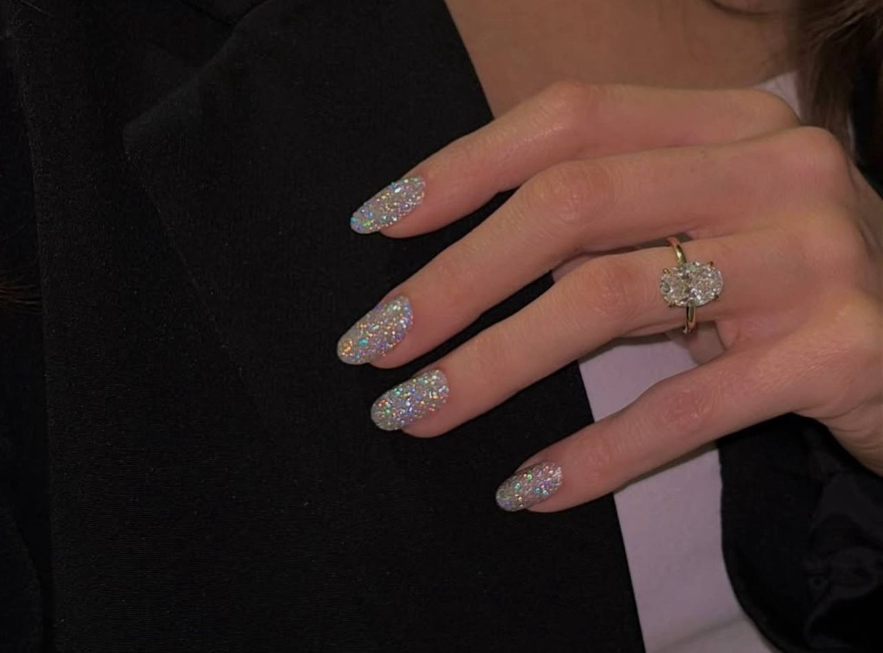 Jaki błyszczący manicure wybrać na sylwestra? 