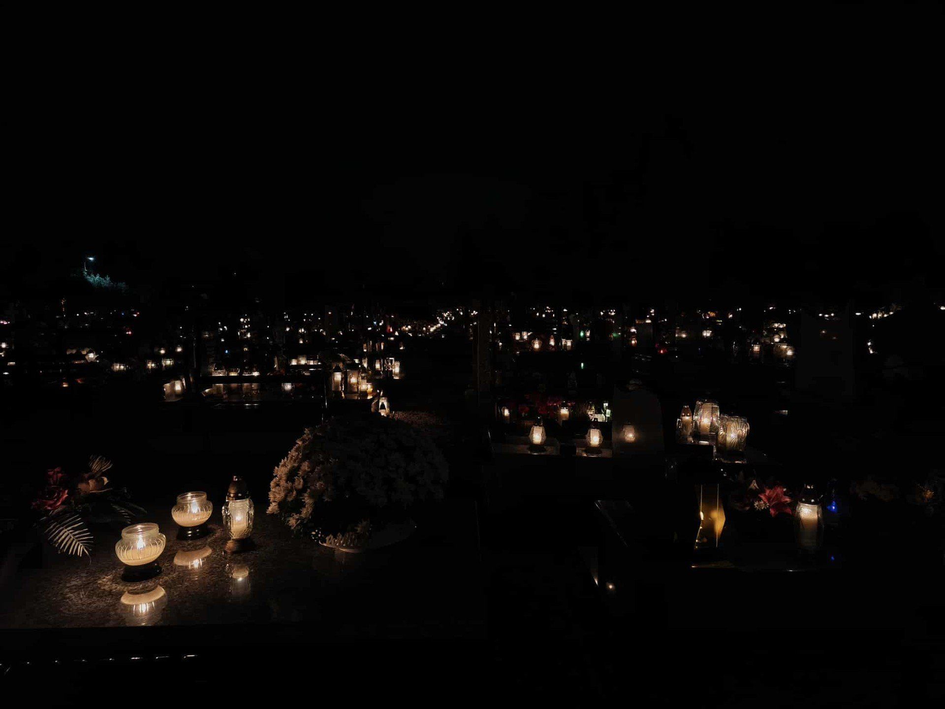 1.11.2025 Tłumy na cmentarzach w Mirsku