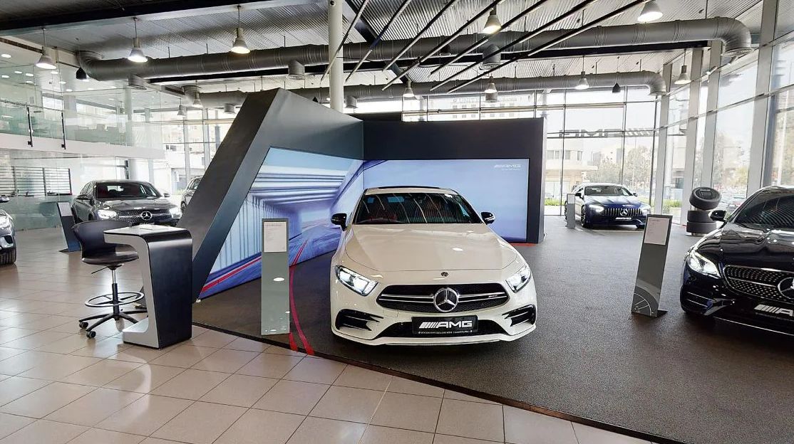 Mercedes idzie z duchem czasu, przenosząc część sprzedaży do internetu