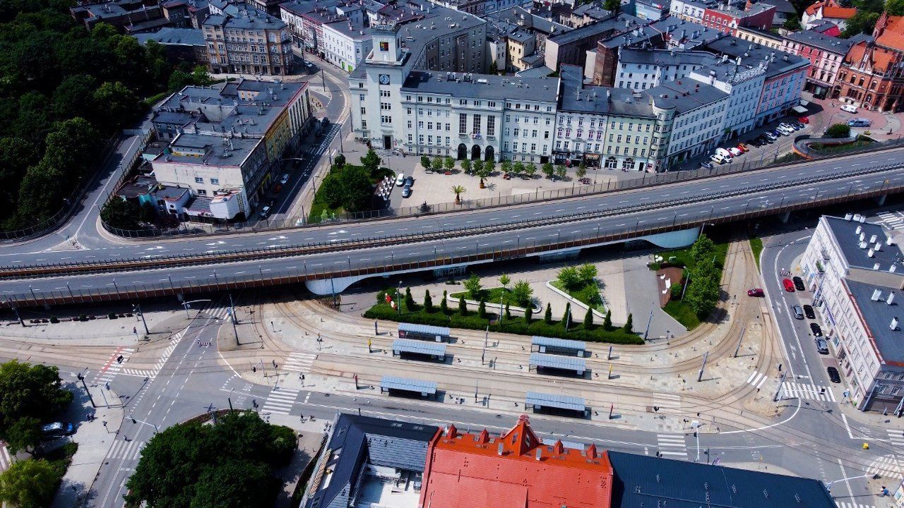 Estakada w Chorzowie jest zamknięta. Mieszkańcy czekają na decyzję, jaki będzie jej dalszy los