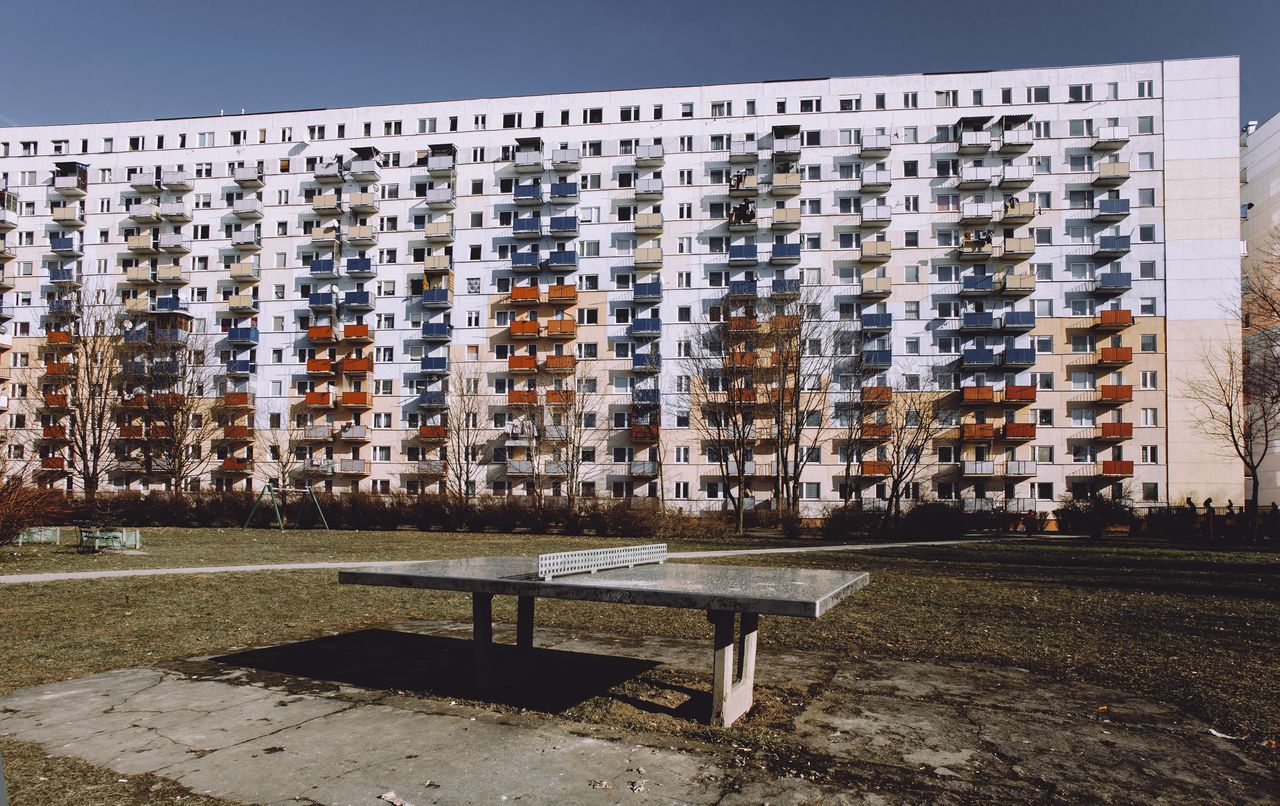 Ile trzeba mieć pieniędzy, by wynająć dziś mieszkanie? Sprawdziliśmy