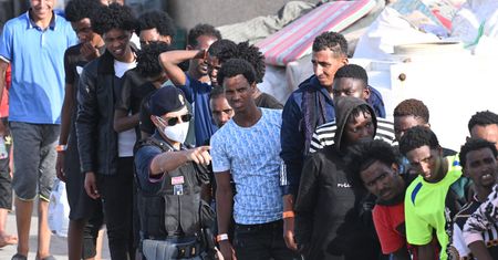 Francja nie przyjmie imigrantów z Lampedusy. "Odeślijmy ich do Afryki"