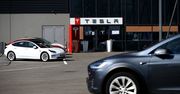 Samochody Tesla w końcu mogą jeździć w pełni autonomicznie, chociaż trzeba uważać