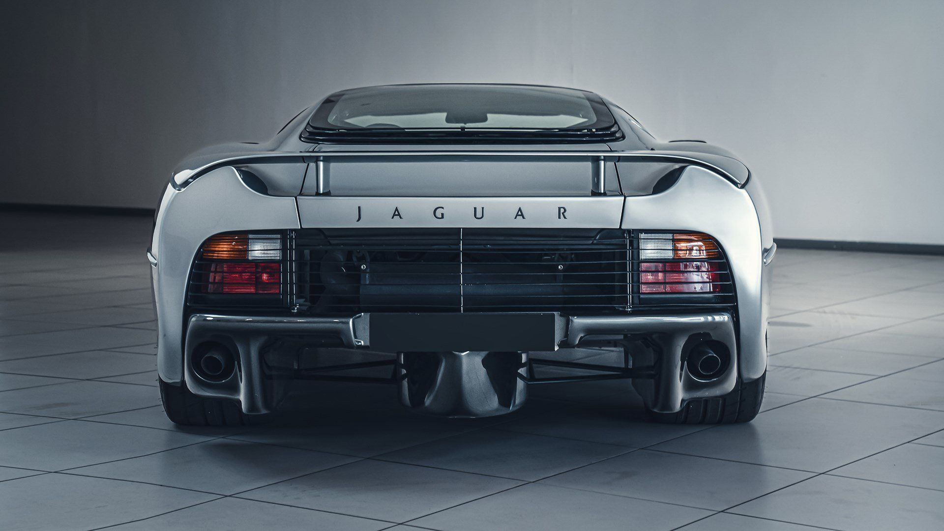 Jaguar XJ220