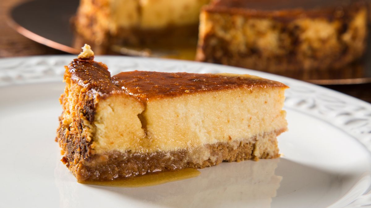 Sernik jest jednym z wielkanocnych ciast, które nadaje się do mrożenia