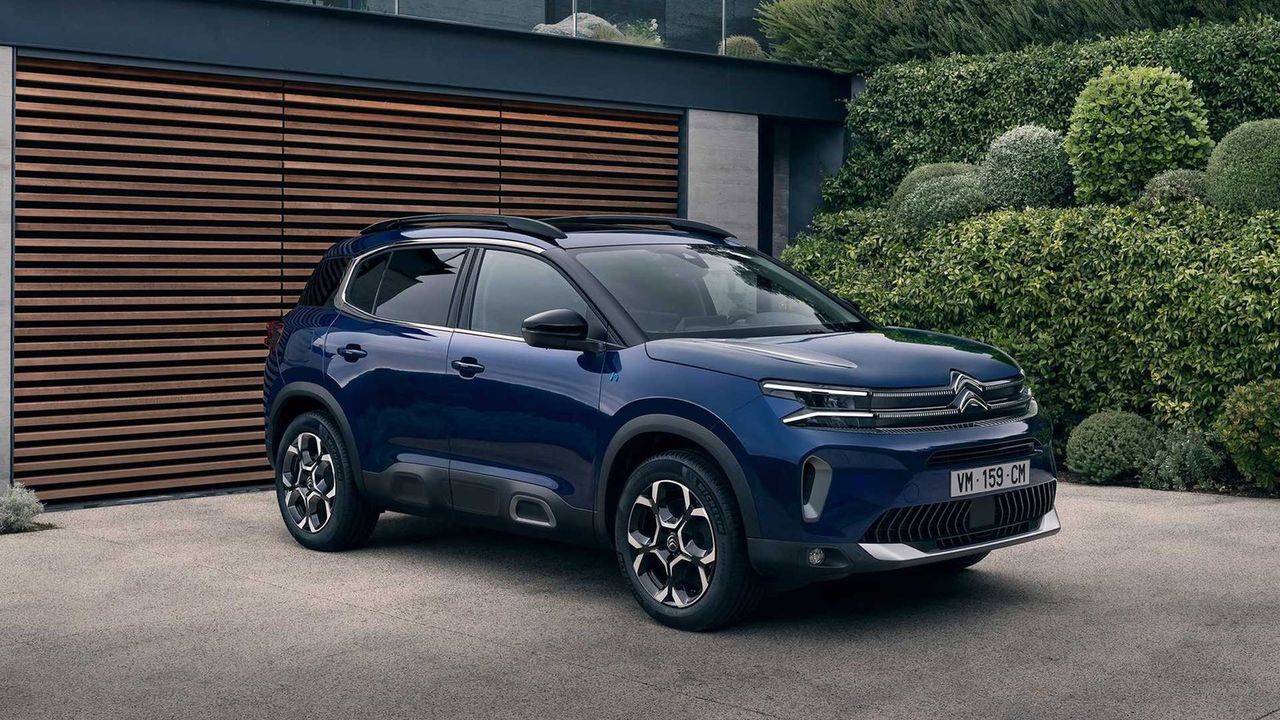 Citroën C5 Aircross wyładniał i podrożał - znamy ceny wersji po liftingu