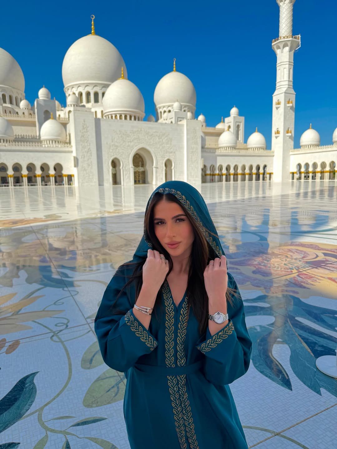 Roxie Węgiel odpoczywa w Emiratach Arabskich