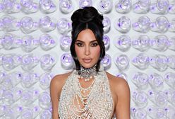 Kim Kardashian pochwaliła się ciałem w bikini. Jest dumna ze swoich kształtów