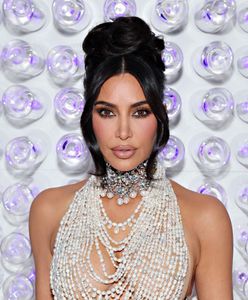 Kim Kardashian pochwaliła się ciałem w bikini. Jest dumna ze swoich kształtów