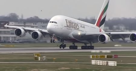 Makabryczna oferta. Emirates pokryje koszty pogrzebu