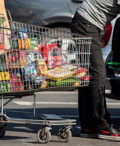 Sklepy znalazły sposób na tańsze dostawy zakupów. Do akcji ruszą pracownicy i wolontariusze