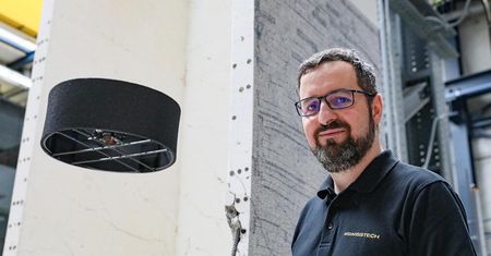 Ten dron ma tylko 2 wirniki - lata 2 razy dłużej