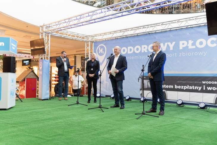 Testowy autobus wodorowy w poniedziałek wyjeżdża na ulice