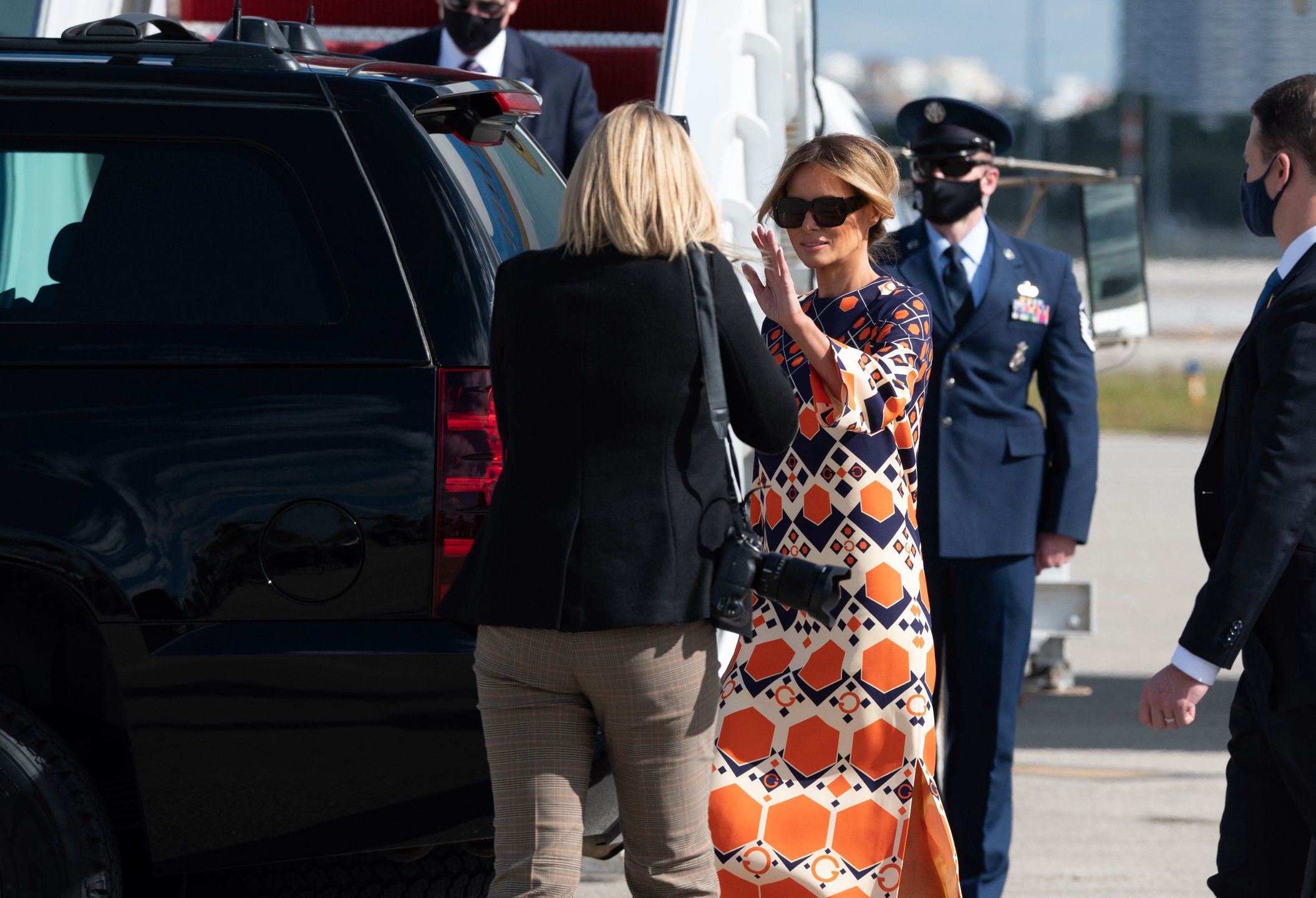 Donald Trump i Melania Trump opuszczają Biały Dom i lecą na Florydę