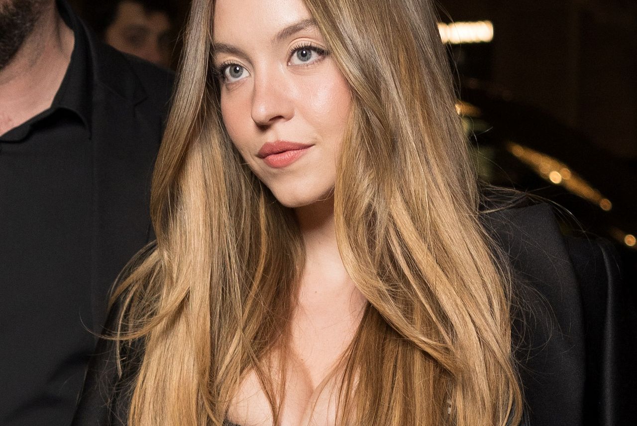 "Praca ważniejsza niż plotki". Halsey broni filmu z Sydney Sweeney