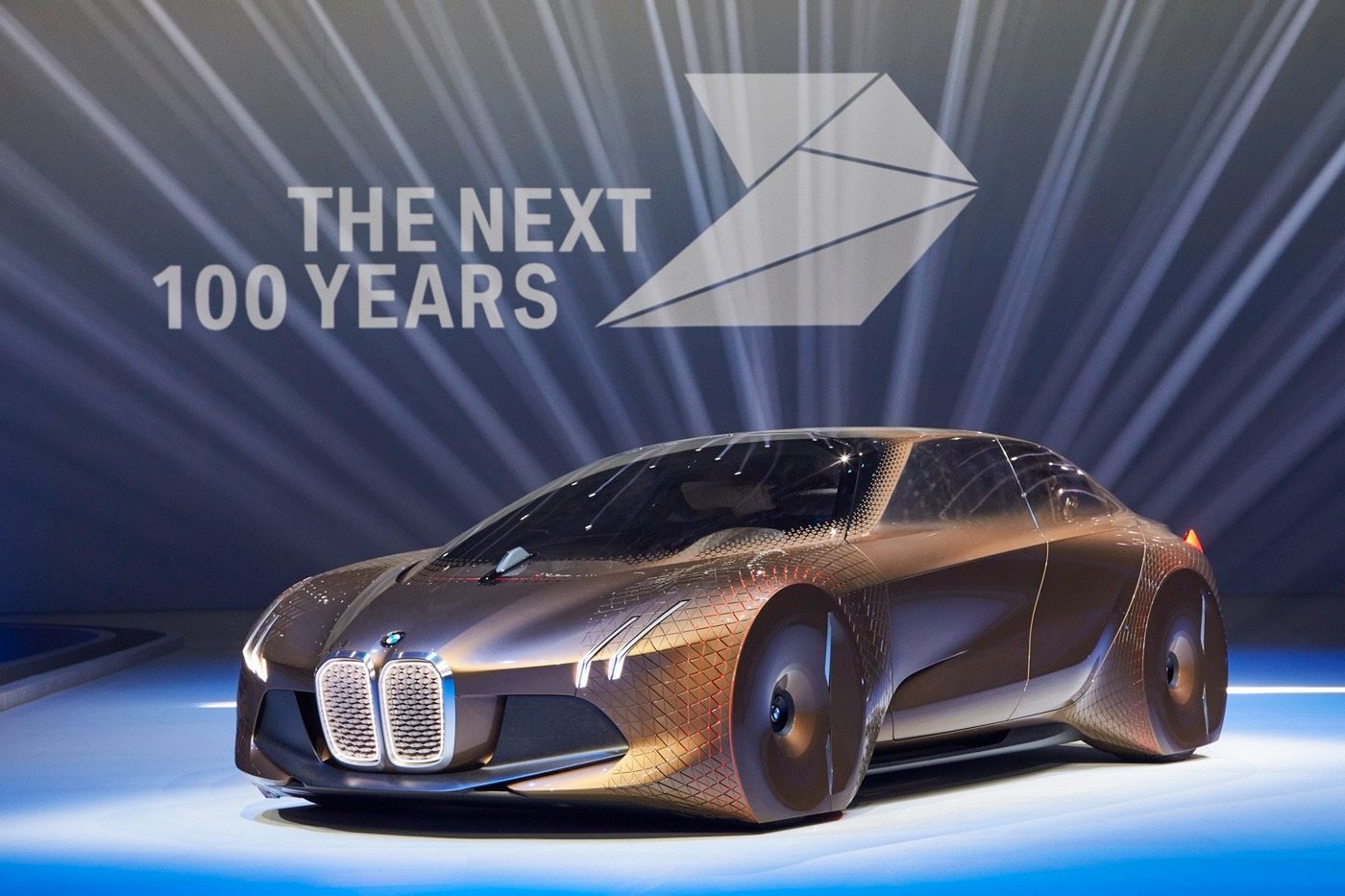 TechFlash - pojazd przyszłości BMW, najczarniejszy materiał świata i śmierć twórcy emaila 4