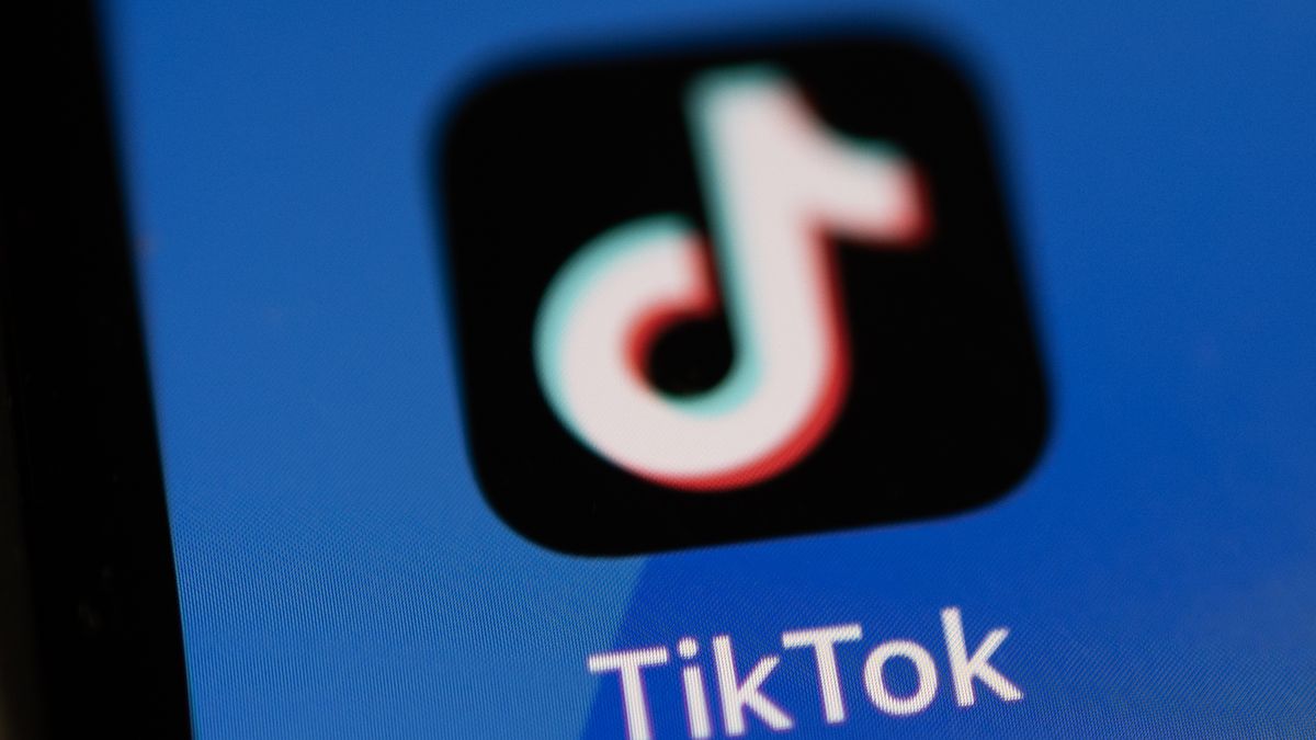 LONDON, ENGLAND - FEBRUARY 28: In this photo illustration, the TikTok app logo is displayed on an iPhone on February 28, 2023 in London, England. This week, the US government and European Union's parliament have announced bans on installing the popular social media app on staff devices. (Photo by Dan Kitwood/Getty Images)