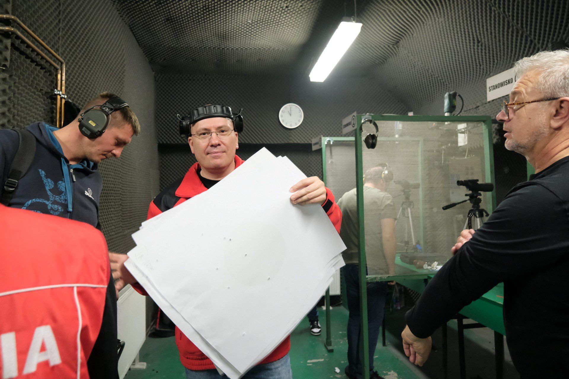 Lublin oddał hołd bohaterom - Turniej Cichociemnych połączył historię z pasją do strzelectwa.W zawodach zorganizowanych przez Klub Strzelecki Snajper w Lublinie, zawodnicy nie tylko walczyli o miejsca na podium, ale również uczcili pamięć elitarnej formacji Polskiego Państwa Podziemnego. Turniej rozgrywał się przez dwa dni na strzelnicach w Puławach i Lublinie. W sumie w zawodach wystartowało aż 184 osób (48 w Puławach, zaś w Lublinie 136). 