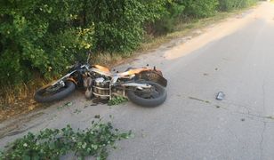 Motocyklista uderzył w dwa drzewa. 44-latek zginął na miejscu