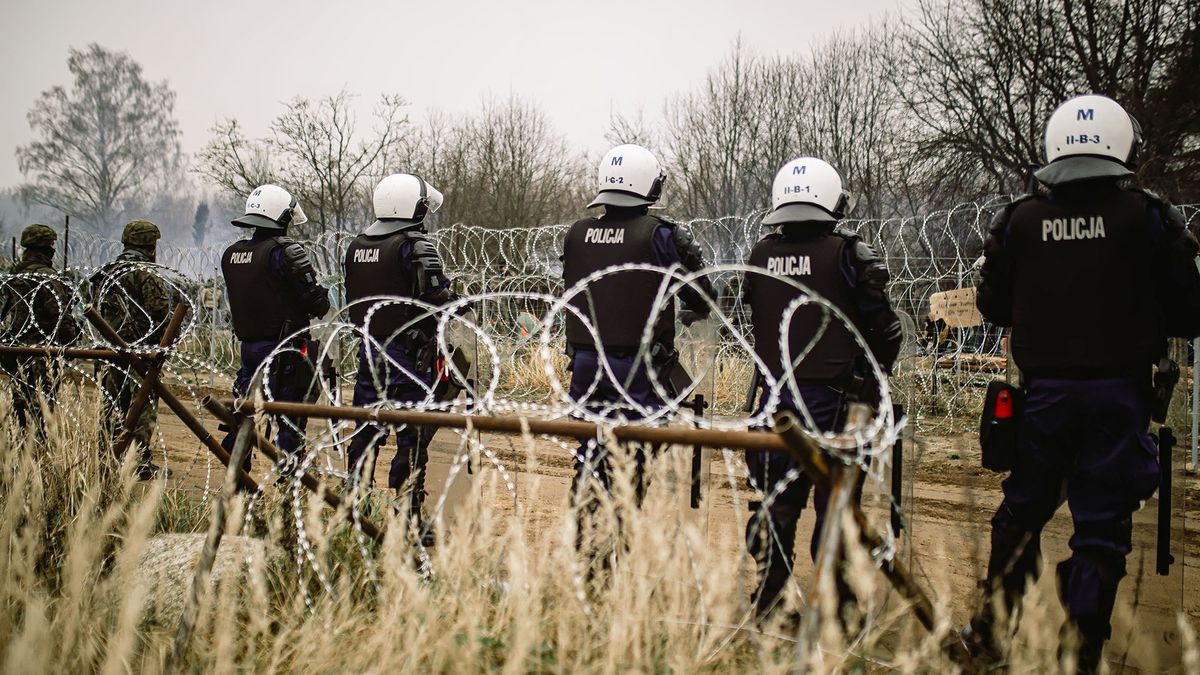 Policjanci na granicy polsko-białoruskiej 