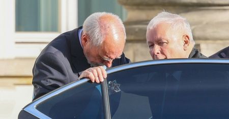 Nieoficjalnie: Kaczyński przerwie objazd Polski. "Są te problemy"