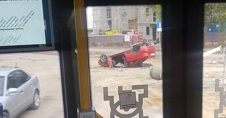 Śmiertelny wypadek na ul. Kalinowszczyzna. Toyota uderzyła w słup i dachowała