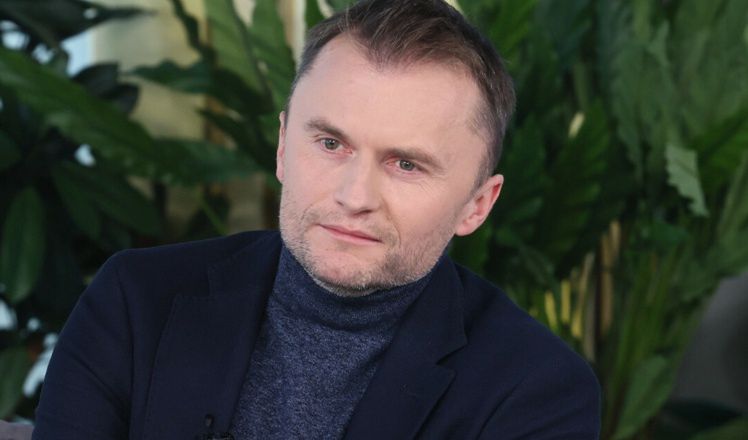 Piotr Jacoń musiał interweniować w sprawie wywiadu dla "Vivy!" o transseksualnej córce: "NIE UŻYWAM SŁOWA NA 'S'"