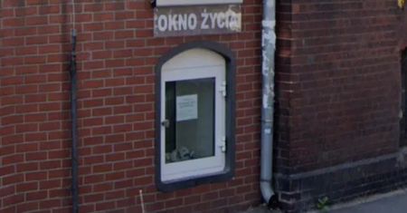 Dziewczynka w oknie życia we Wrocławiu. Ma zaledwie kilka dni