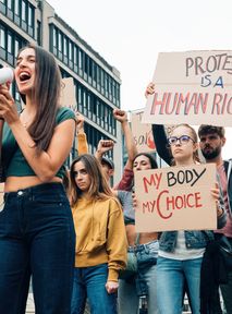France: Abortion guaranteed as a constitutional right