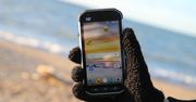 Pancerny smartfon z pojemną baterią. Co wybrać za mniej niż 1 tys. zł?
