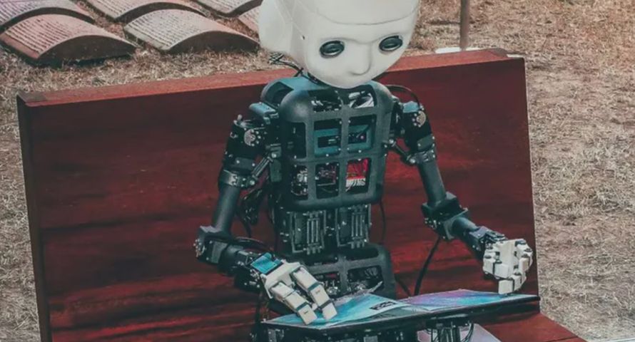 Duże zainteresowanie biznesu gigafabryką AI w Polsce. Wiceminister ujawnia