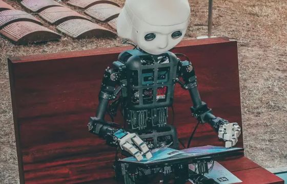 Duże zainteresowanie biznesu gigafabryką AI w Polsce. Wiceminister ujawnia