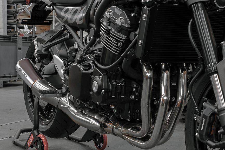 Kawasaki Z900RS z wydechem HP Corse