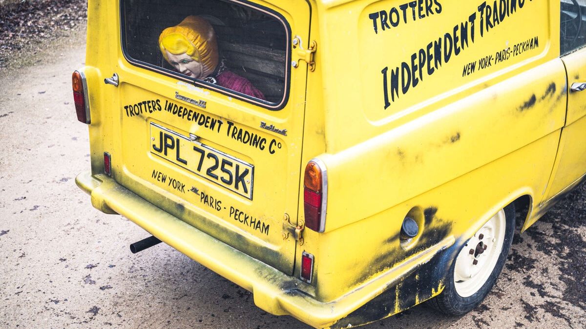 Niezapomniane żółte auto było jedną z wizytówek serialu "Tylko głupcy i konie"