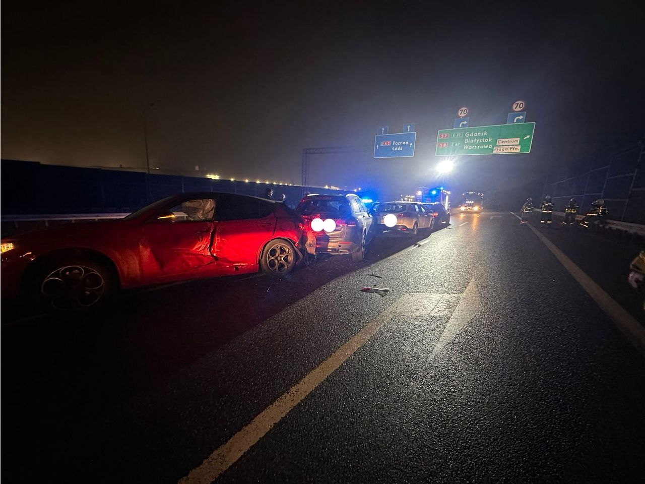 Karambol na S2 pod Warszawą. Zderzyło się 9 pojazdów, są ranni