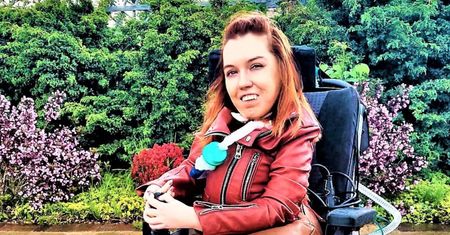 Joanna Czapla jest katoliczką i osobą niepełnosprawną. "Bez mamy lub osobistego asystenta ja nie mam przyszłości"